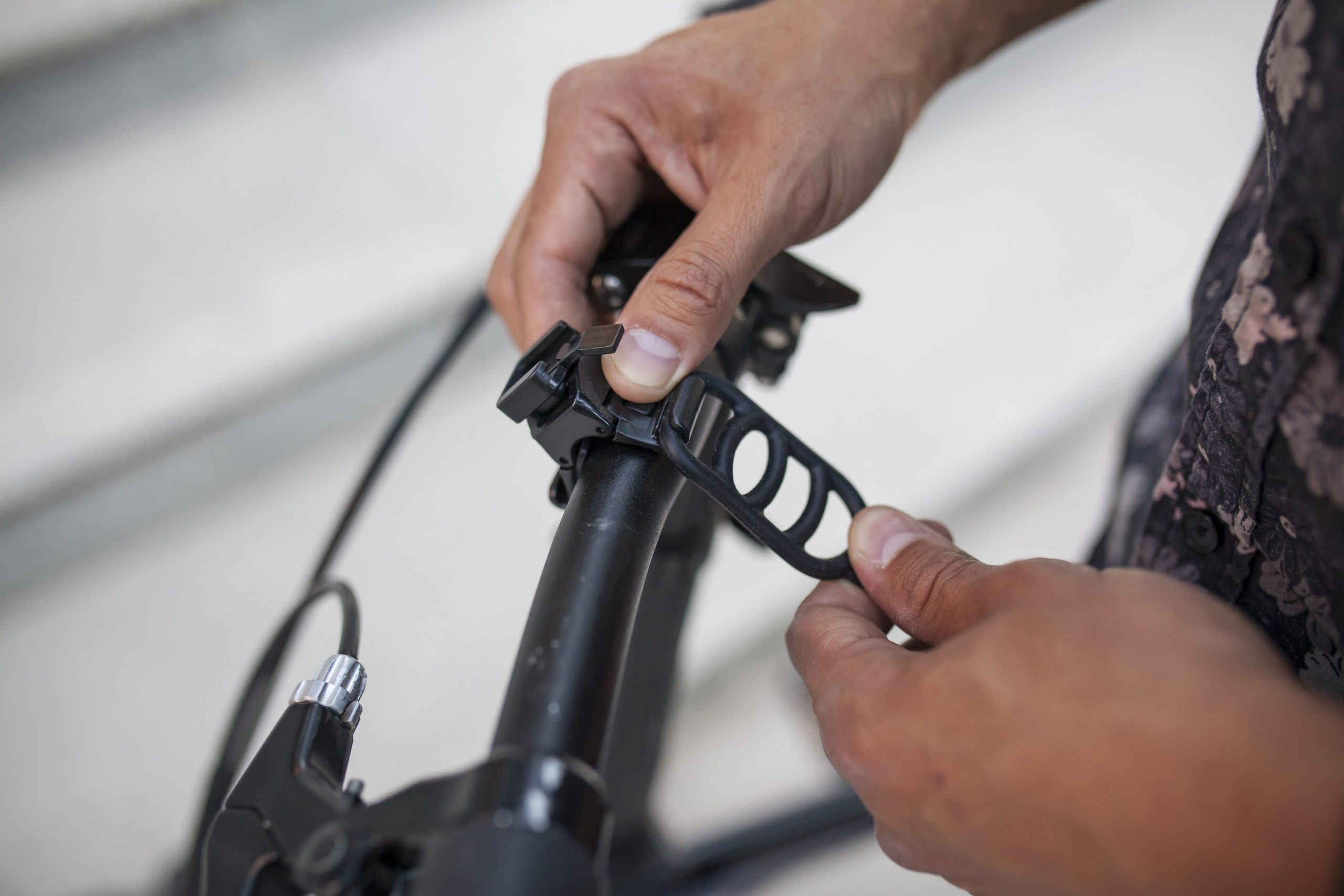 Soporte Smart Bracket Pro Para Focos Y Luces Bontracker - Imagen 3